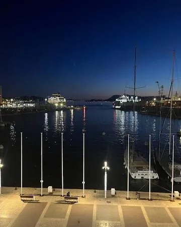 Vue Du Port *